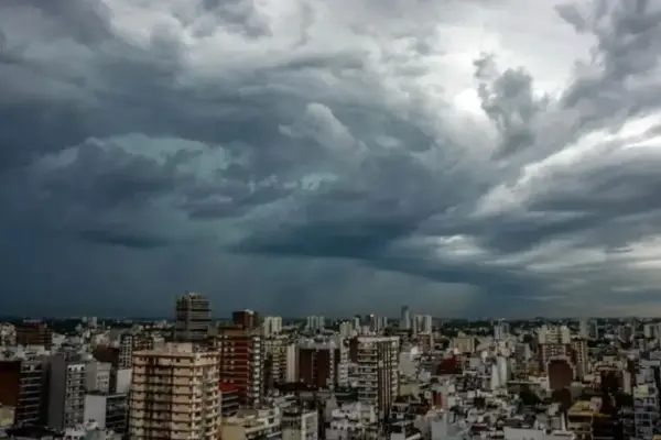 Alerta por temporal en Argentina: tormentas, granizo y fuertes vientos afectan a 16 provincias