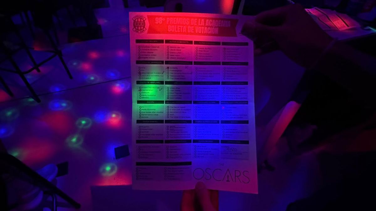 PRODE Y EMOCIONES. El “prode” tipo mundial, creado por Facundo Valero, donde cada acierto se gritaba como un gol. / LA GACETA, VICTORIA REINOSO