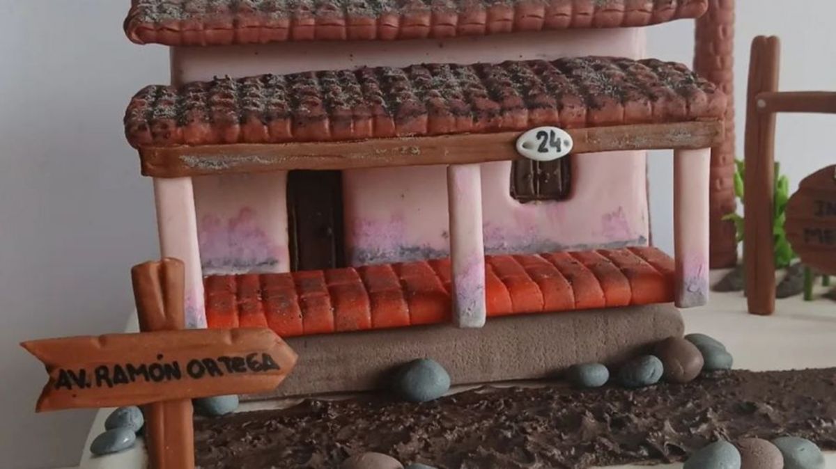 La torta del cumpleaños de Palito Ortega recreó la primera  casa donde vivió en Tucumán: el emotivo homenaje por sus 85 años