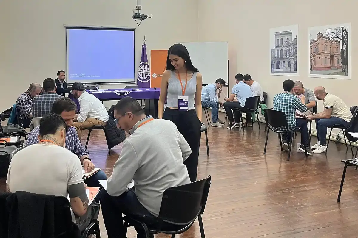 LIDERAZGO. El programa PFEL 360 propone una formación práctica para desarrollar habilidades de gestión, comunicación y conducción de equipos.