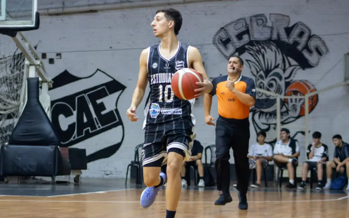 FIGURA. Matías Bichara fue el encargado de poner a Estudiantes en partido siendo el máximo anotador de la Cebra en la jornada.