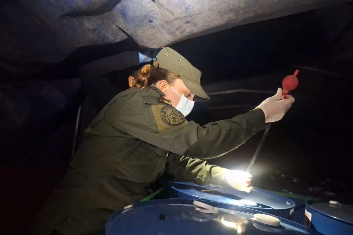 Presentaron documentación falsa e intentaron trasladar 35 toneladas de Acetato de Etilo sin las medidas de seguridad correspondientes