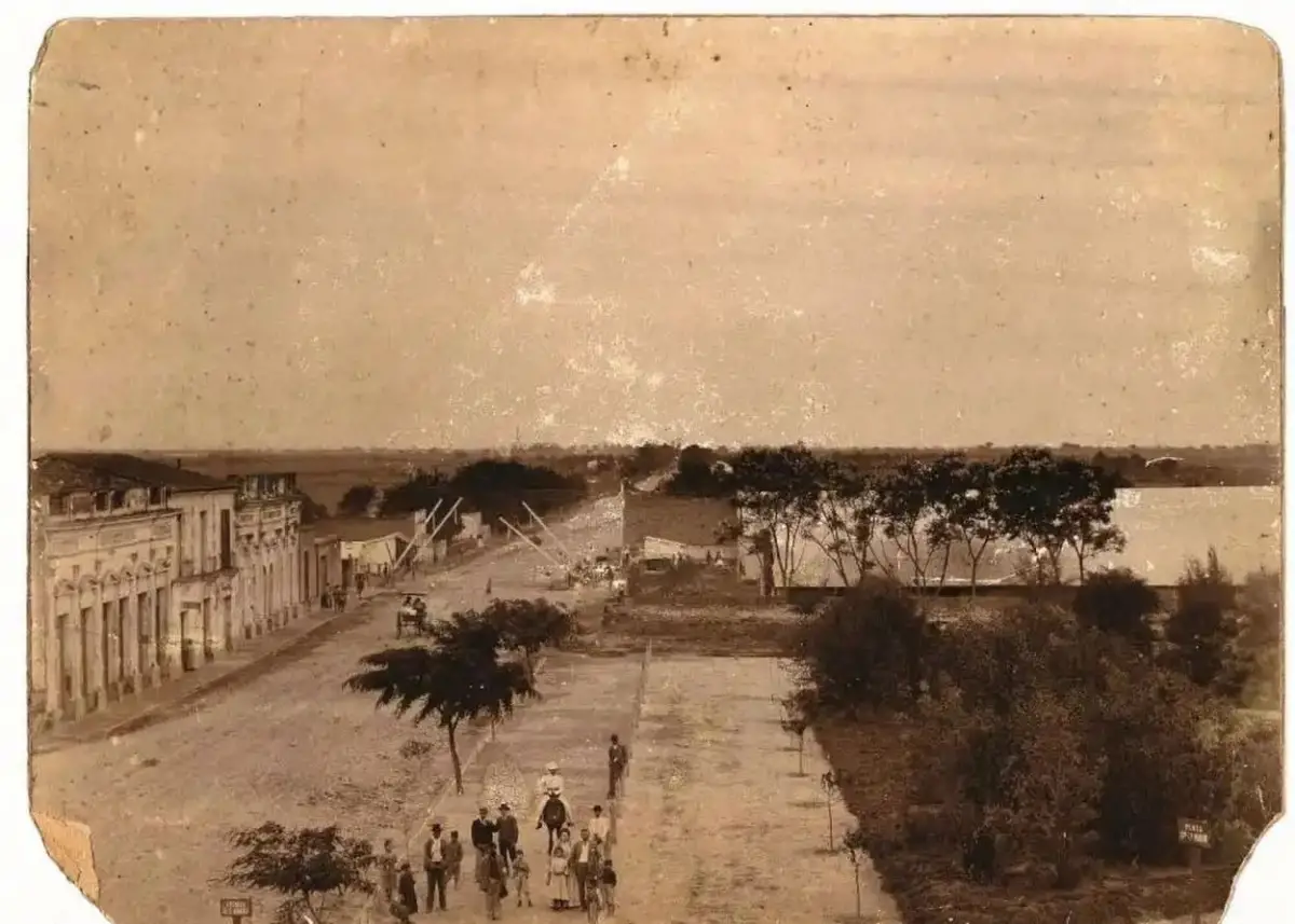 Recuerdos fotográficos: la “calle ancha” de los “yuteros”