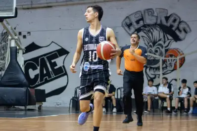 Estudiantes reaccionó tarde y no pudo con Comunicaciones en Corrientes