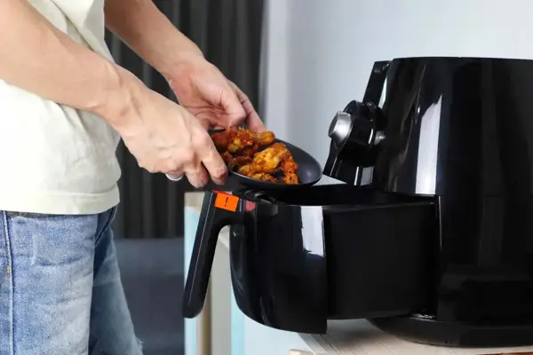 No es la potencia: el detalle que siempre debés considerar al comprar una freidora de aire