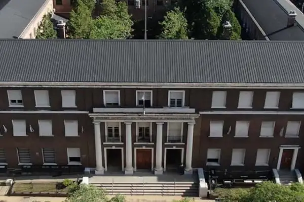 El falso abogado que estafó a una compañera deberá devolver el dinero y hacer tareas comunitarias