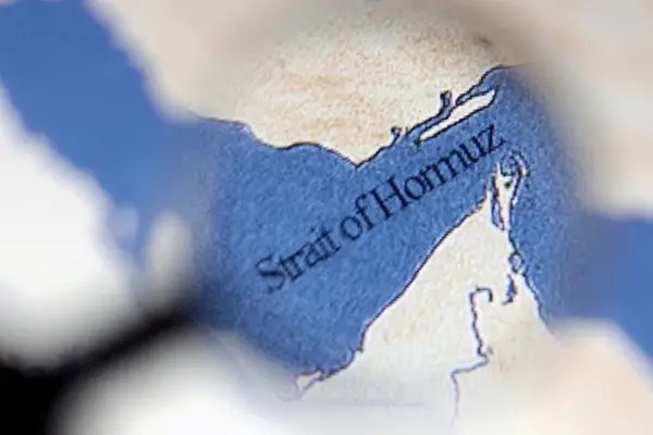 Irán escaló la tensión en el estrecho de Ormuz al incautar tres buques tras la tregua de EEUU