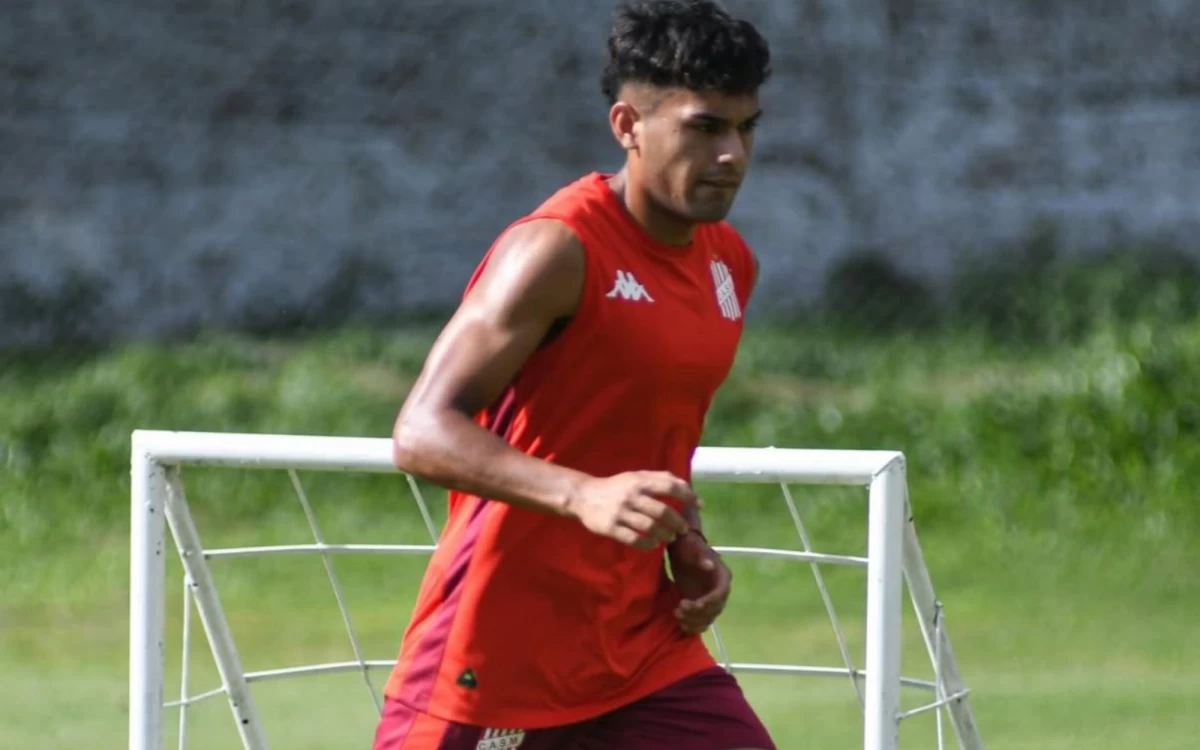 REENCUENTRO. Cisnero se mide ante Ariel Martos, el técnico que le dio sus primeros minutos y lo impulsó en el plantel profesional