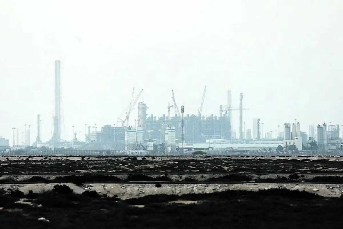 INSTALACIONES. La planta de QatarEnergy, ubicada en Ras Laffan (costa norte del país) fue atacada con misiles procedentes de Irán.