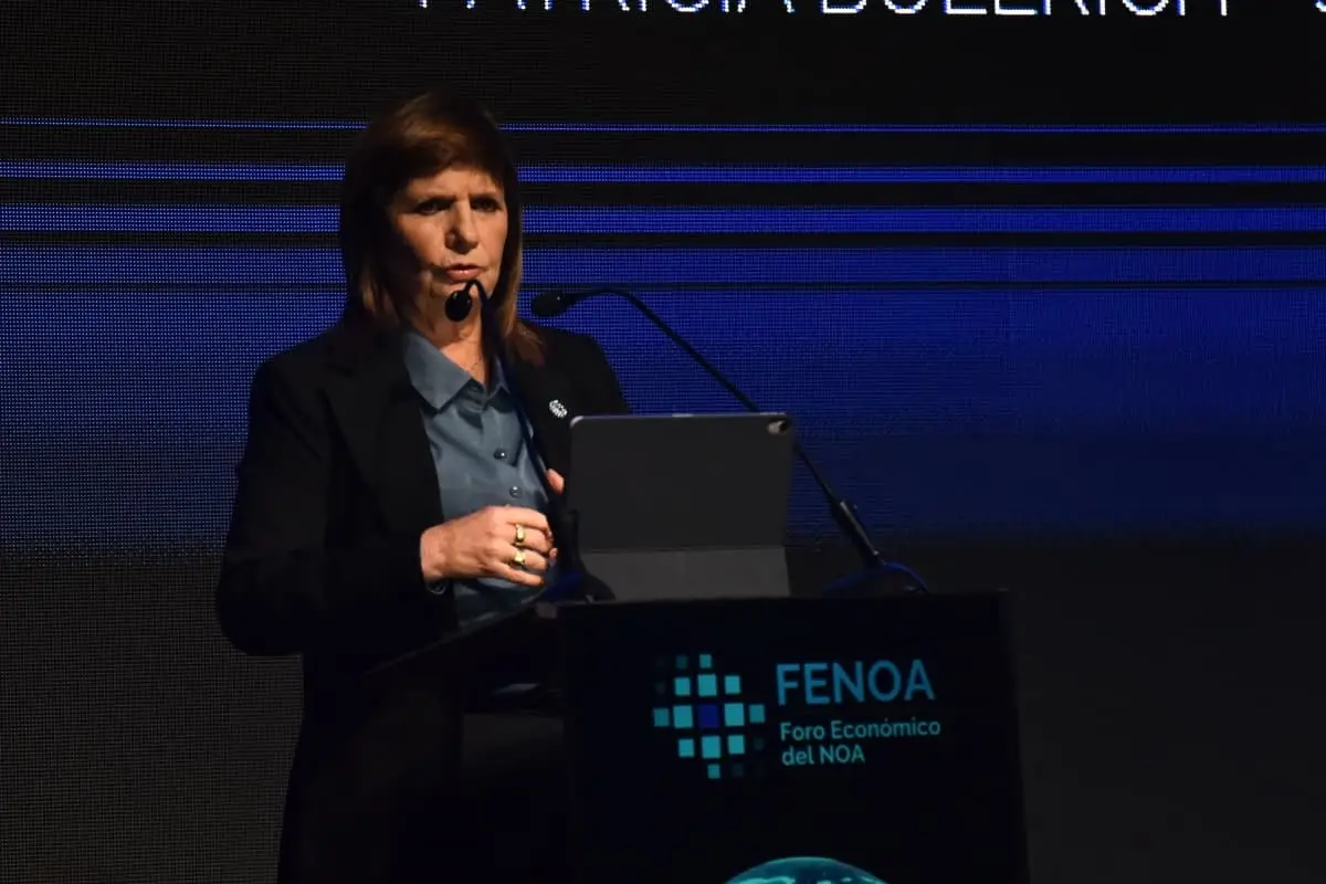 EL ARTE DE CONSEGUIR ACUERDOS.-Patricia Bullrich, Senadora Nacional, recibió un reconocimiento en Tucumán