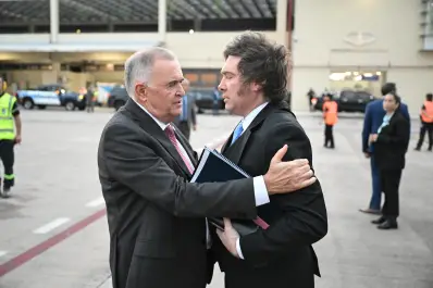 EN VIVO: Javier Milei llegó a Tucumán y fue recibido por el gobernador Osvaldo Jaldo