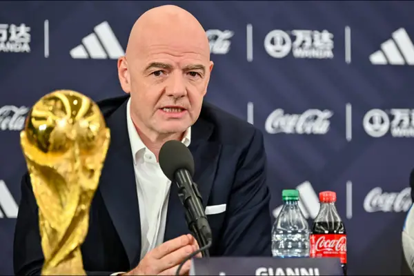 Gianni Infantino quiere que el Mundial 2026 se juegue con todos los equipos pese a la incertidumbre por Irán