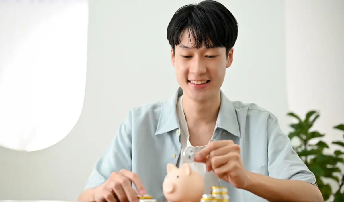 Los hábitos chinos para reducir la necesidad de gastar y ahorrar en dólares