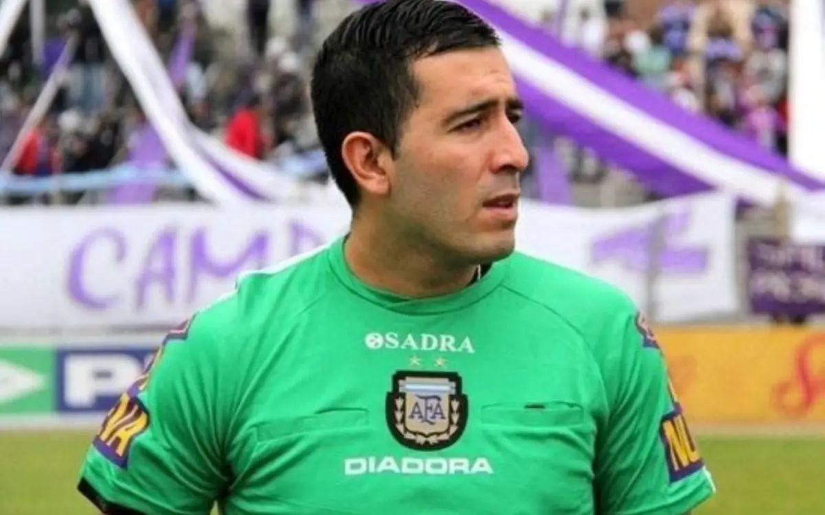 POLÉMICA. EL árbitro tucumano se encuentra en el ojo de la tormenta tras la difusión de chats que lo vincularían con Juan Pablo Beacon.