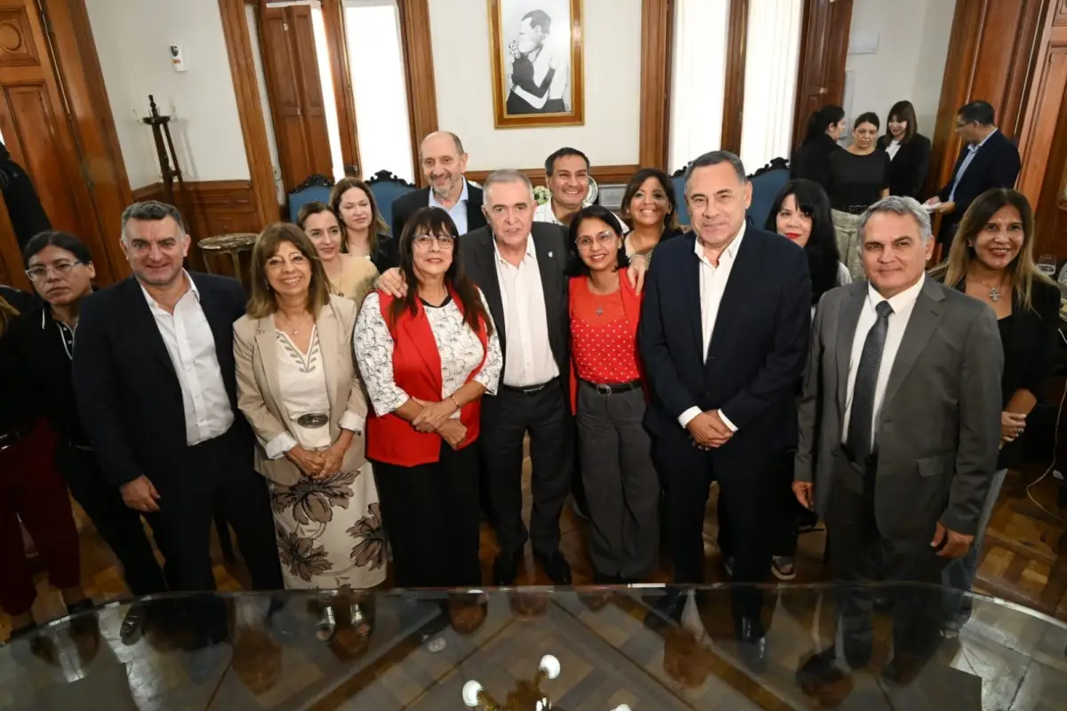 ACUERDO. Con Apemys, el Gobierno le bajó la persiana a las negociaciones salariales estatales. 