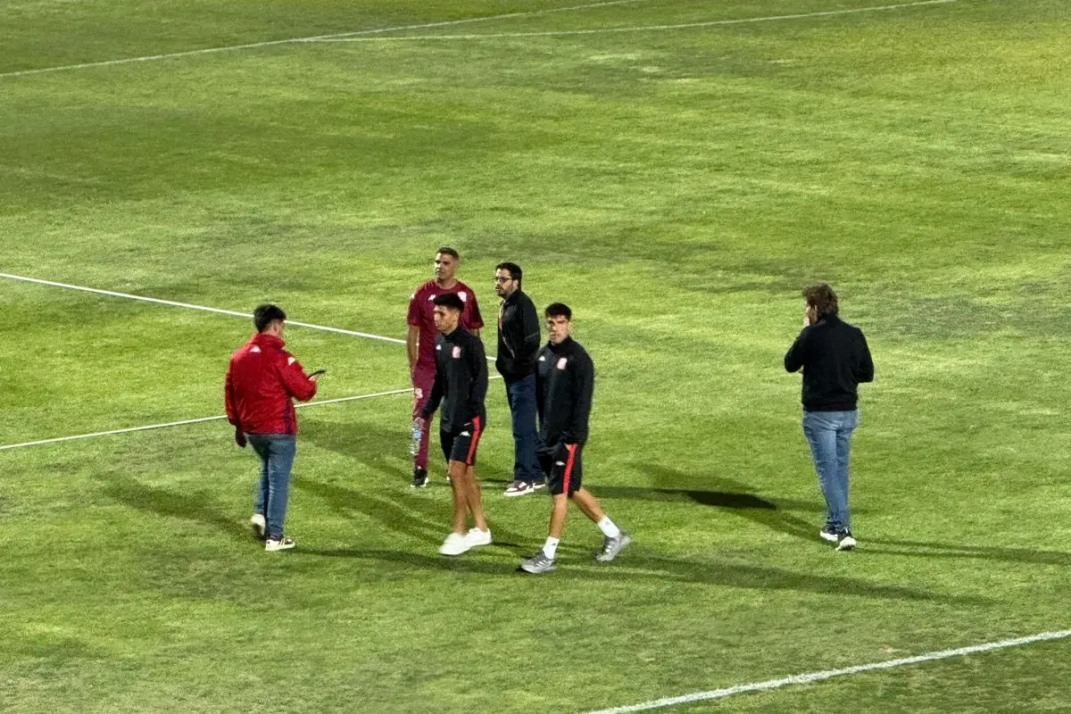 El plantel de San Martín de Tucumán ya está en el campo de juego