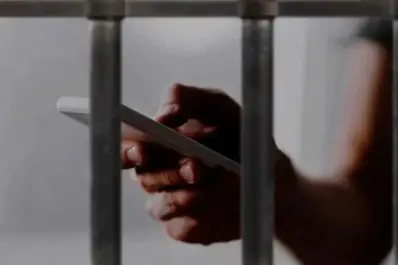 Estafa desde la cárcel: dos presos sedujeron a una joven y le robaron más de $30 millones