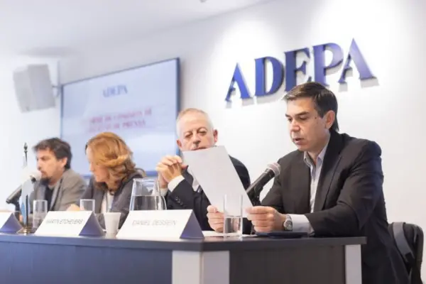 Informe de Adepa: “La democracia y la libertad requieren del diálogo”
