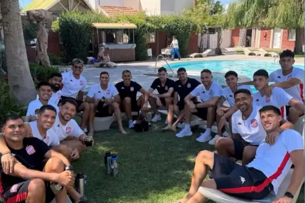 ¿Qué particularidades tiene el hotel elegido por San Martín para su concentración en San Juan?