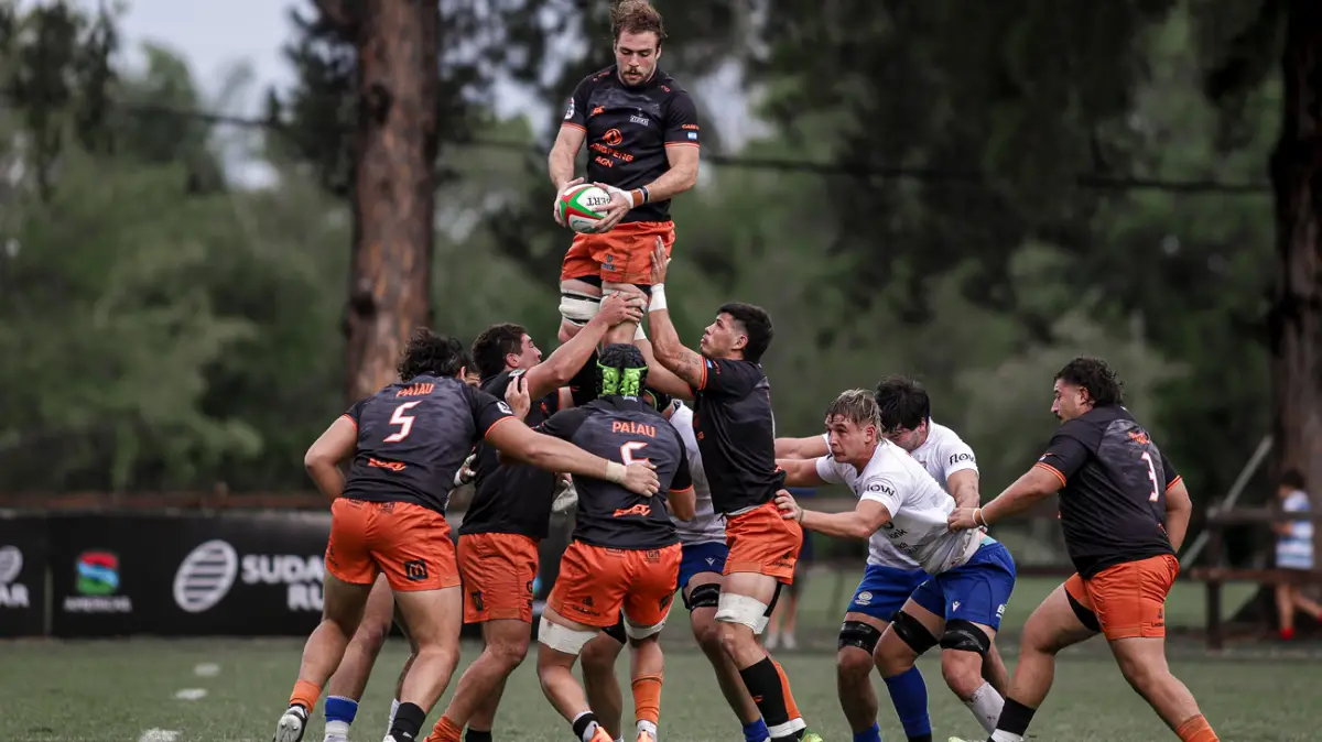 Tarucas utilizó medias de diferentes colores para concientizar en el Día del Sindrome de Down.