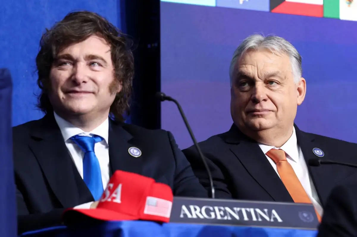 Javier Milei y Orban, en Washington (REUTERS/Kevin Lamarque)