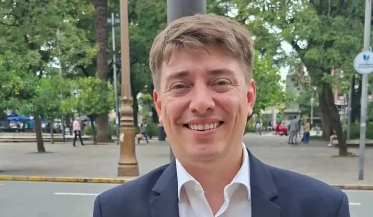 CONSULTOR POLÍTICO. Realizó una fugaz visita por esta ciudad y habló sobre el escenario político nacional.