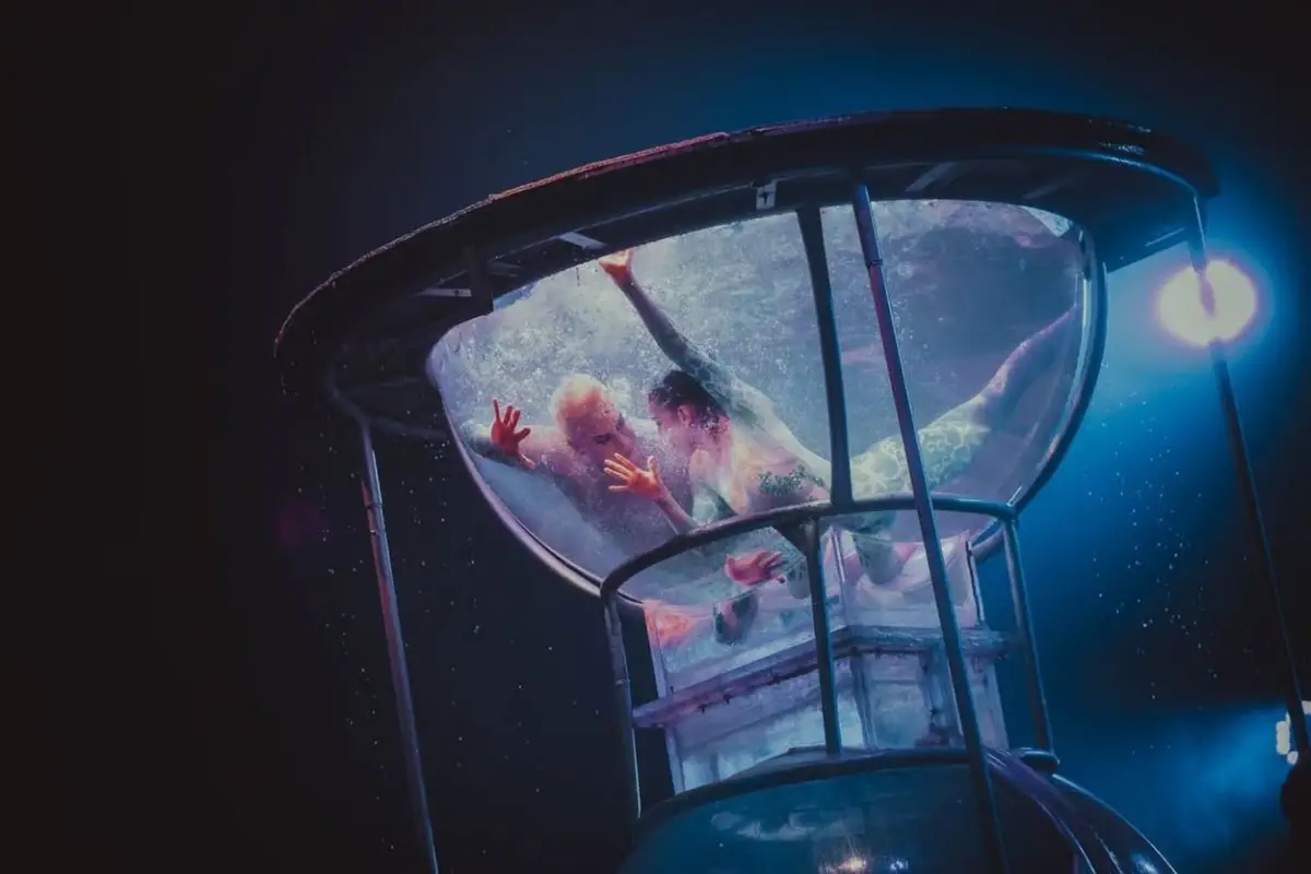 IMPACTANTE PUESTA EN ESCENA. Acrobacias, música y tecnología se fusionan en una experiencia inmersiva que sorprende a los espectadores.