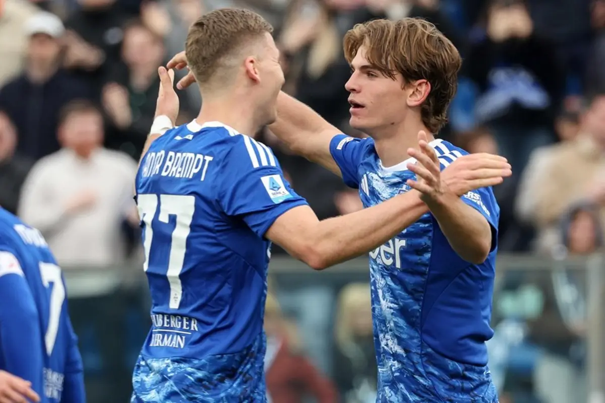 ENCENDIDO. Nico Paz celebra su tanto, que contribuyó para la gran goleada del sorprendente Como.