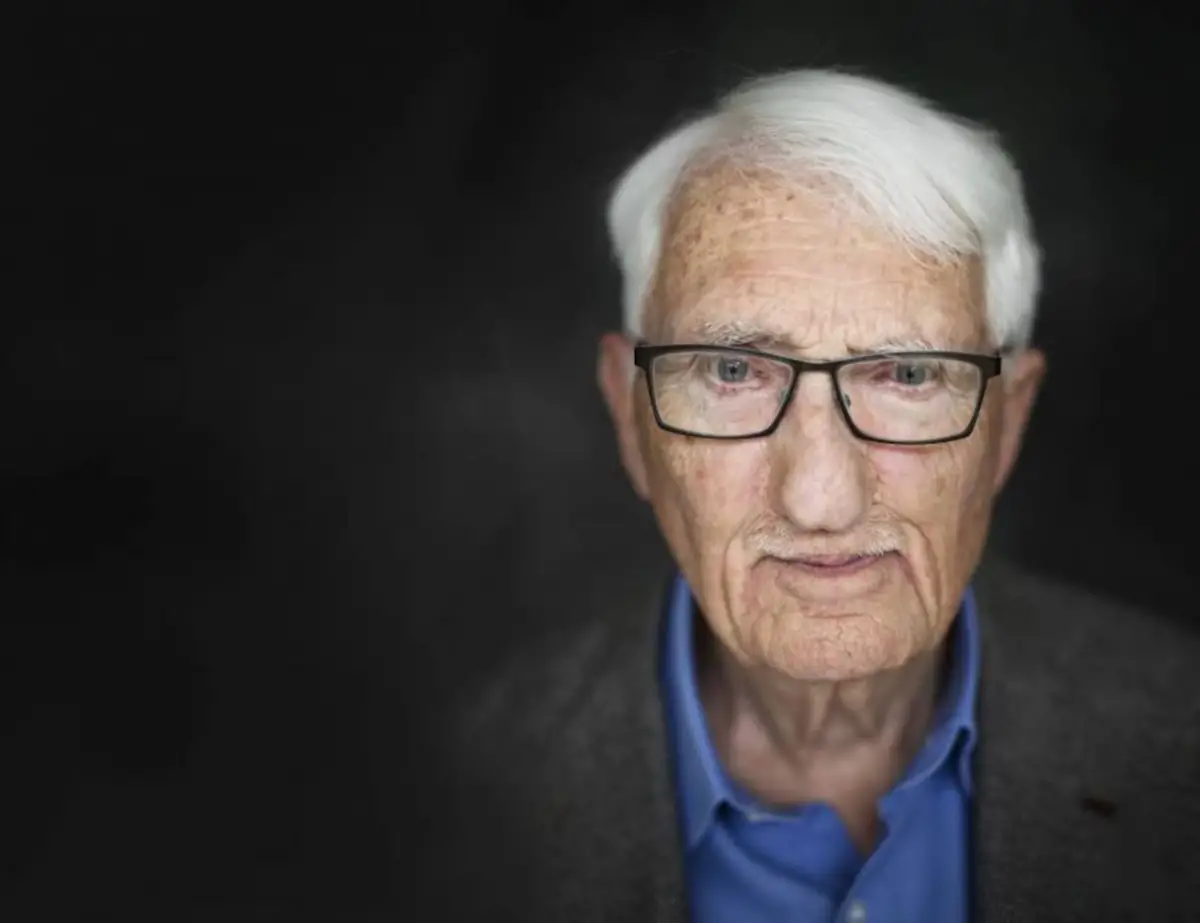 JÜRGEN HABERMAS. Analiza la “racionalización social” y ofrece propuestas para aliviar la crisis del capitalismo.