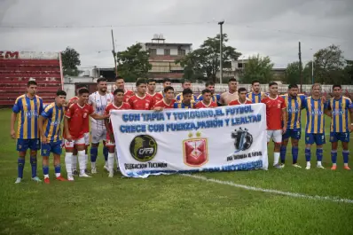 El interior está con ustedes: varios clubes posaron con pancartas en apoyo a Chiqui Tapia y Toviggino