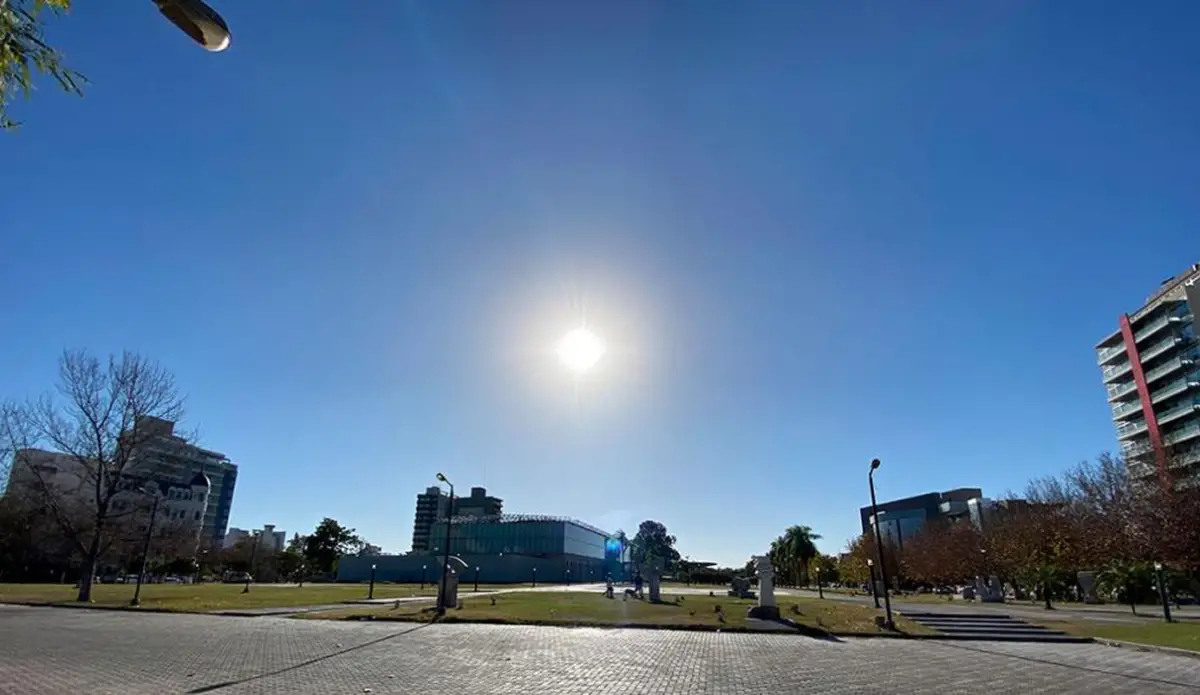 ¿Otoño o verano? El clima en Santiago del Estero prepara un giro inesperado para los próximos días