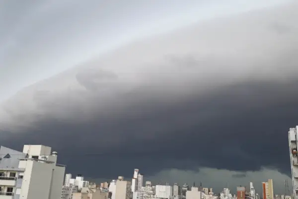 Alerta naranja y amarilla por tormentas y vientos fuertes: cuáles son las provincias afectadas