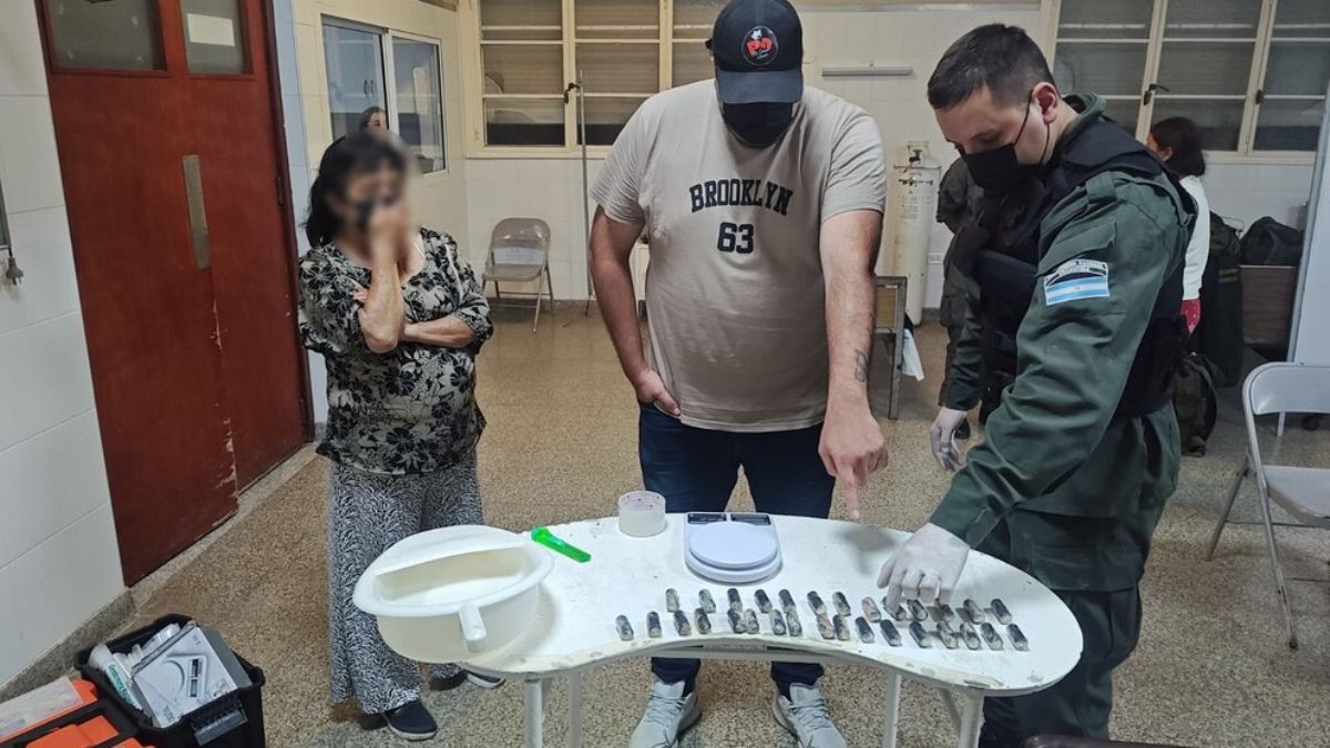 Llevaban 500 cápsulas de cocaína en el estómago: detuvieron a seis “mulas” en el límite entre Tucumán y Catamarca