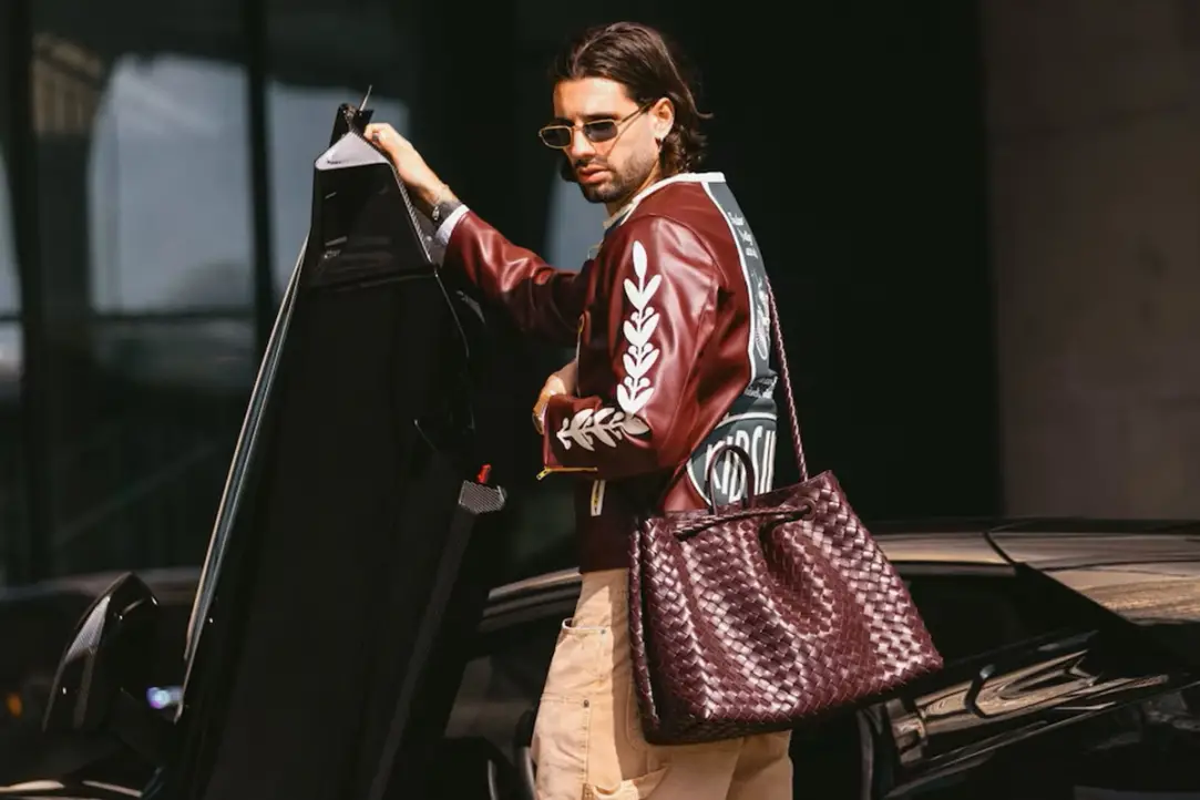 En Lamborghini y con cartera: así fue la glamorosa llegada de la figura de Hungría al entrenamiento