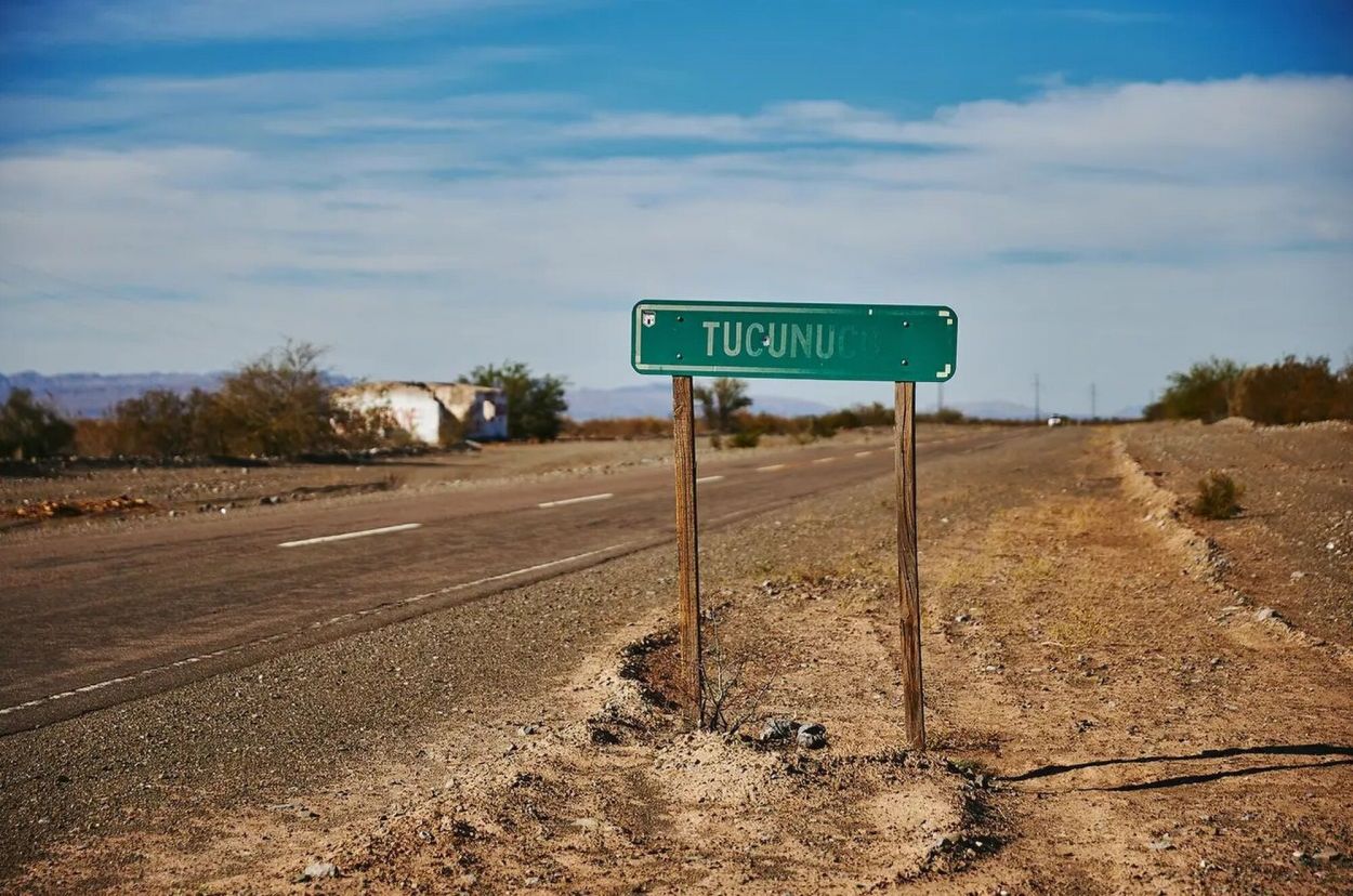 EL CARTEL. Sobre la ruta 40 hay una referencia de Tucunuco.