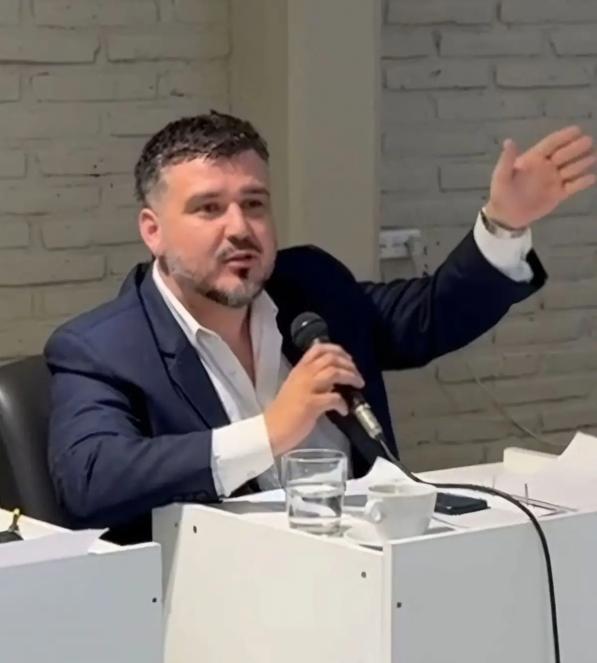 INTERNA. Aráoz apuntó con dureza contra el entorno de Garolera.