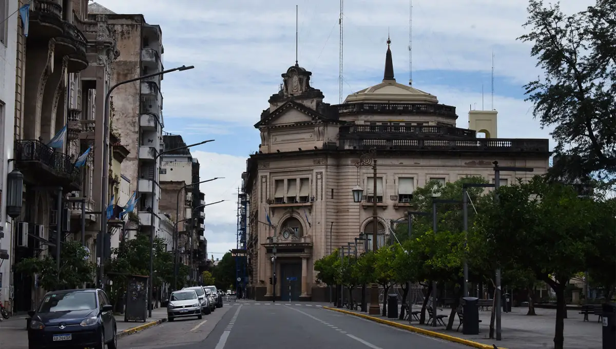 El cielo amaneció despejado y la temperatura volverá a subir este Día de la Memoria en Tucumán
