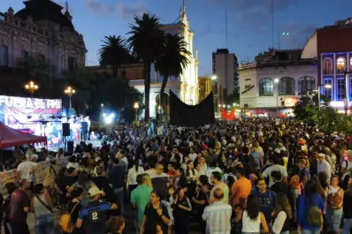 “Democracia para siempre”: cientos de tucumanos se movilizaron por el Día de la Memoria