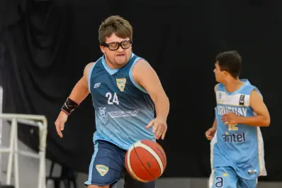 “No le emociona el Mundial, sino con quién lo vivirá”: la historia del tucumano que integra la Selección de básquet para atletas con síndrome de Down