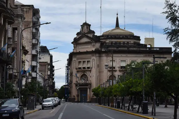 El cielo amaneció despejado y la temperatura volverá a subir este Día de la Memoria en Tucumán
