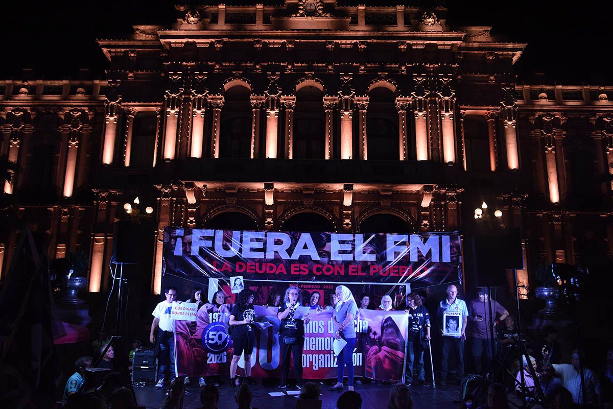 ACTO CENTRAL. La conmemoración del golpe combinó reclamos políticos provinciales, nacionales e internacionales.