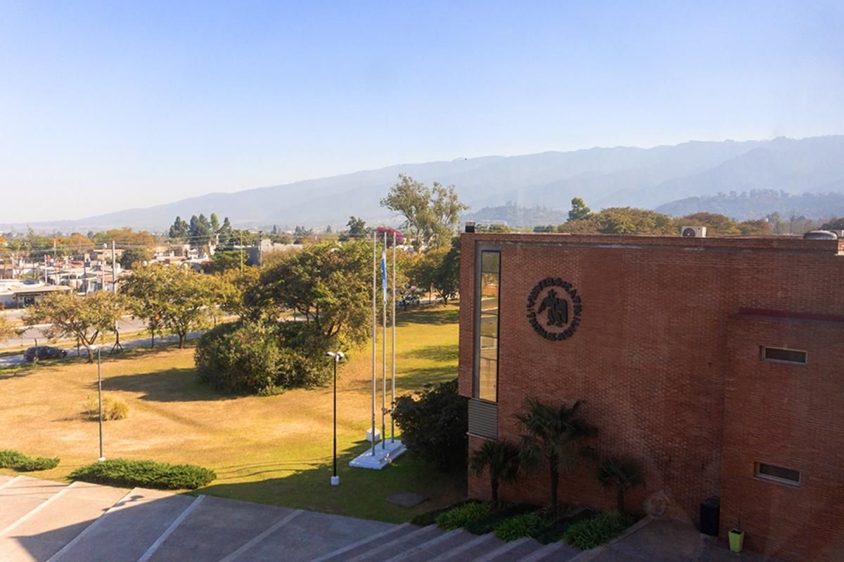 NUEVA CARRERA. En 2023, la Unsta -dentro de su facultad de Ingeniería- lanzó la especialización en inteligencia artificial. FOTO UNSTA