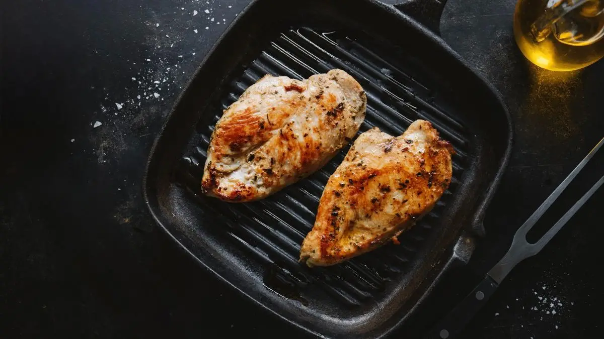 El truco casero con vinagre que transforma la pechuga de pollo