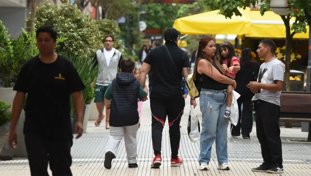 AMPLITUD TÉRMICA. Para hoy se espera que la temperatura suba alrededor de 10 °C a lo largo de la jornada. 