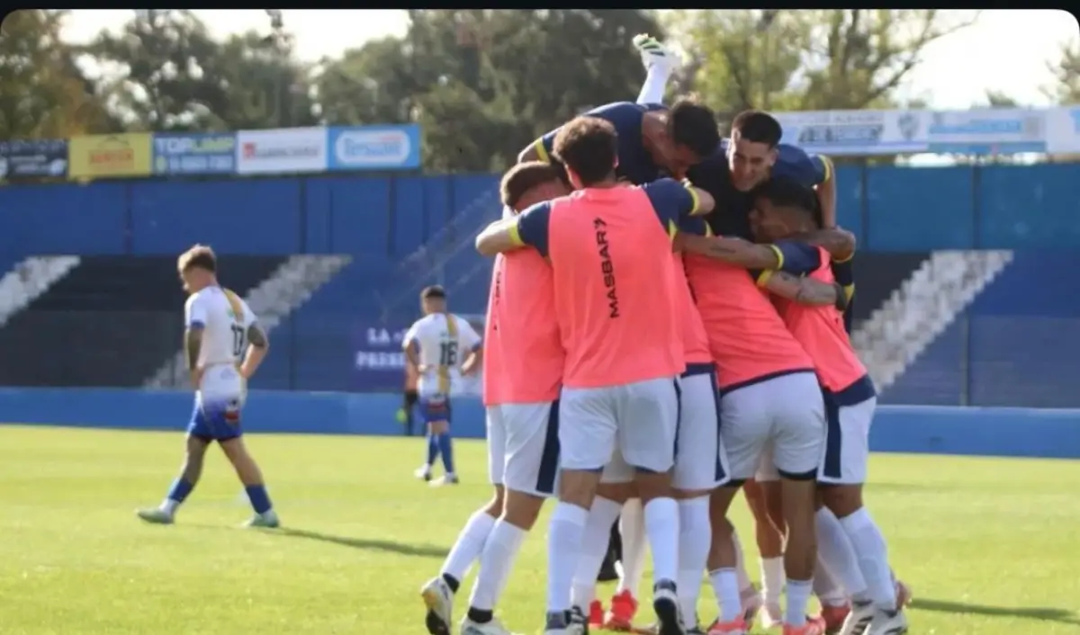 VA POR EL GOLPE. Sportivo Barracas tiene el sueño y el desafío de eliminar a Atlético Tucumán.