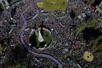 A 50 años del último golpe de Estado: fue masivo el reclamo en Plaza de Mayo