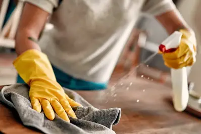 Sueldos empleadas domésticas: ¿en cuánto queda la hora con retiro en abril 2026?