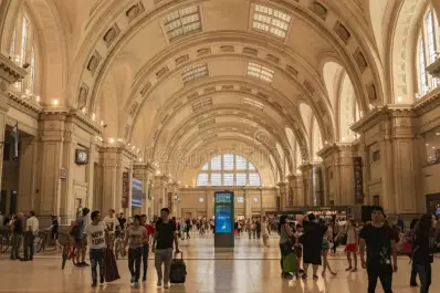 La estación de trenes más grande de Latinoamérica está en Argentina: una imponente “catedral” ferroviaria
