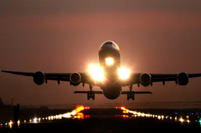 ¿Cómo vuelan los aviones de pasajeros cuando hay guerra?: las maniobras cuando el cielo es un caos