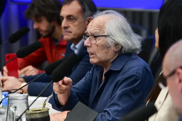 Tensión y críticas: seguí en vivo la audiencia por la reforma de la Ley de Glaciares